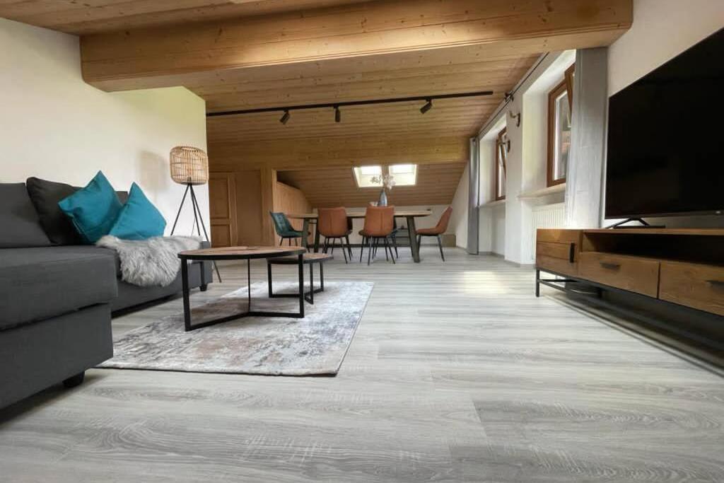 Gemuetliche Ferienwohnung Im Dg Am Tegernsee - Bergblick, Ruhe & Ganz Viel Platz 바트비제 외부 사진